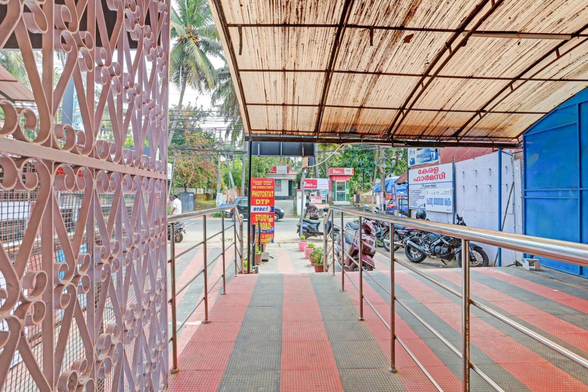 Hotel Spot On The New View Regency à Thiruvananthapuram Extérieur photo
